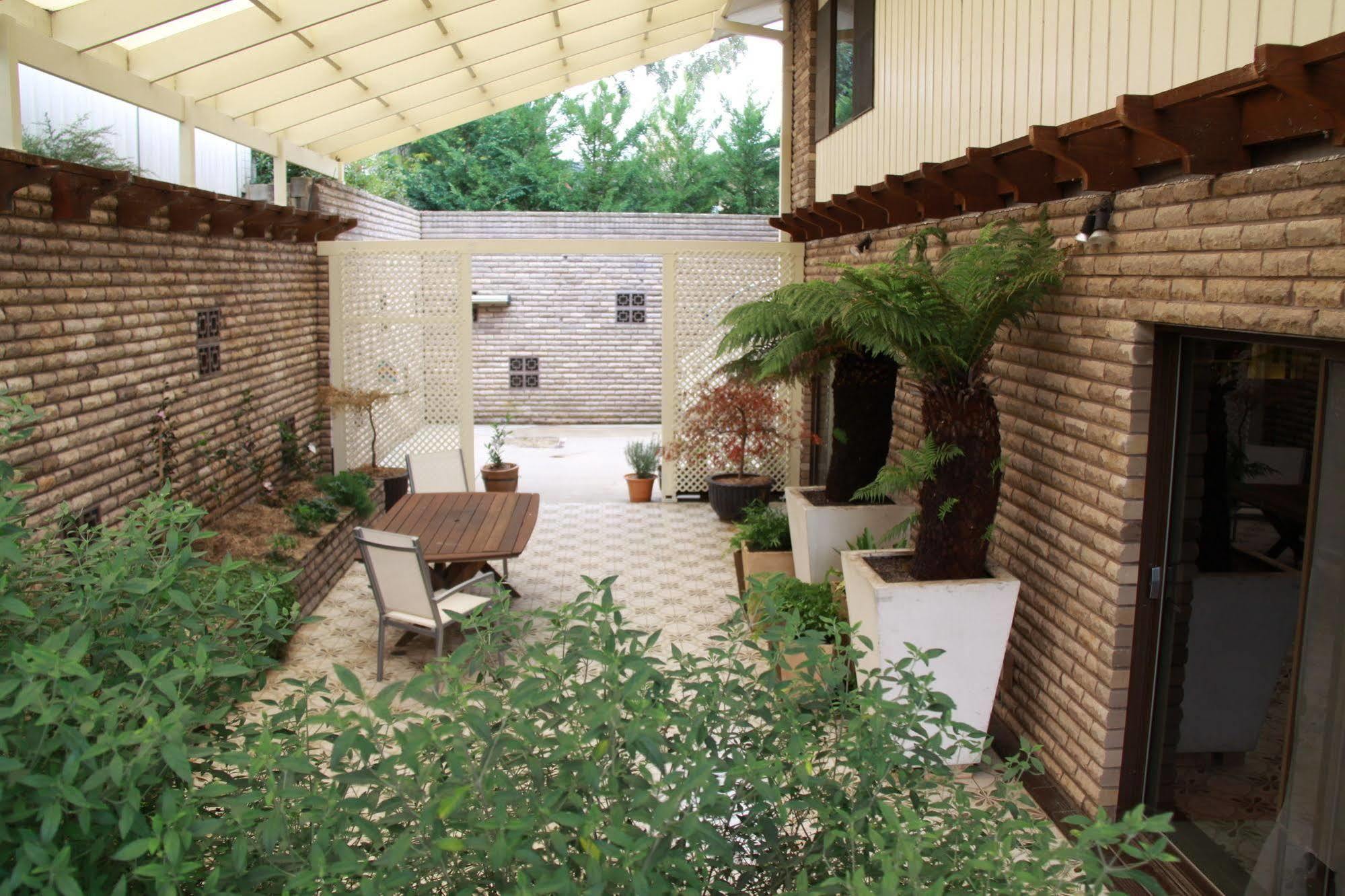 Bathurst Heights Bed & Breakfast Exterior photo